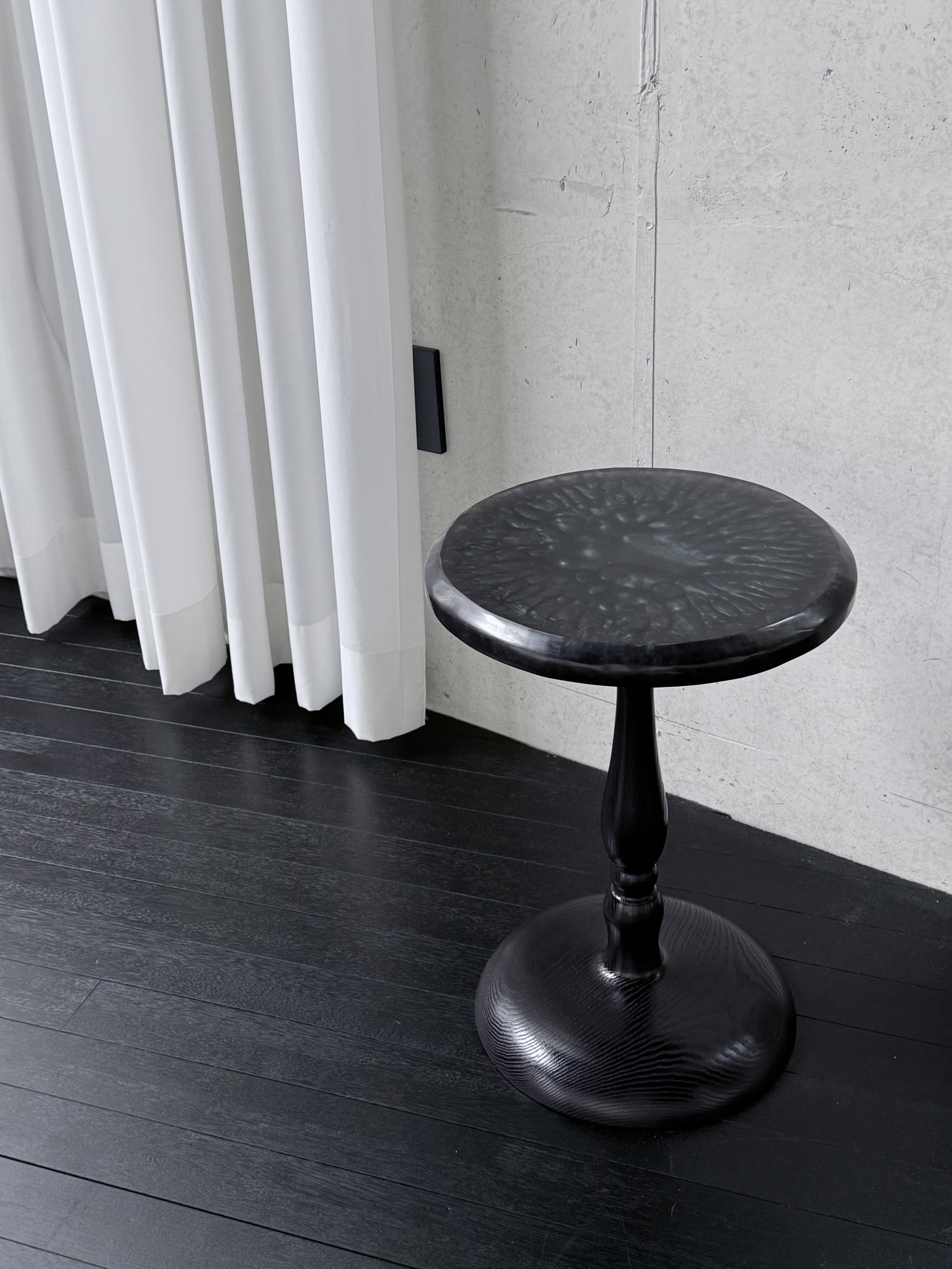 Black & Deep Purple Resin Side Table — 2