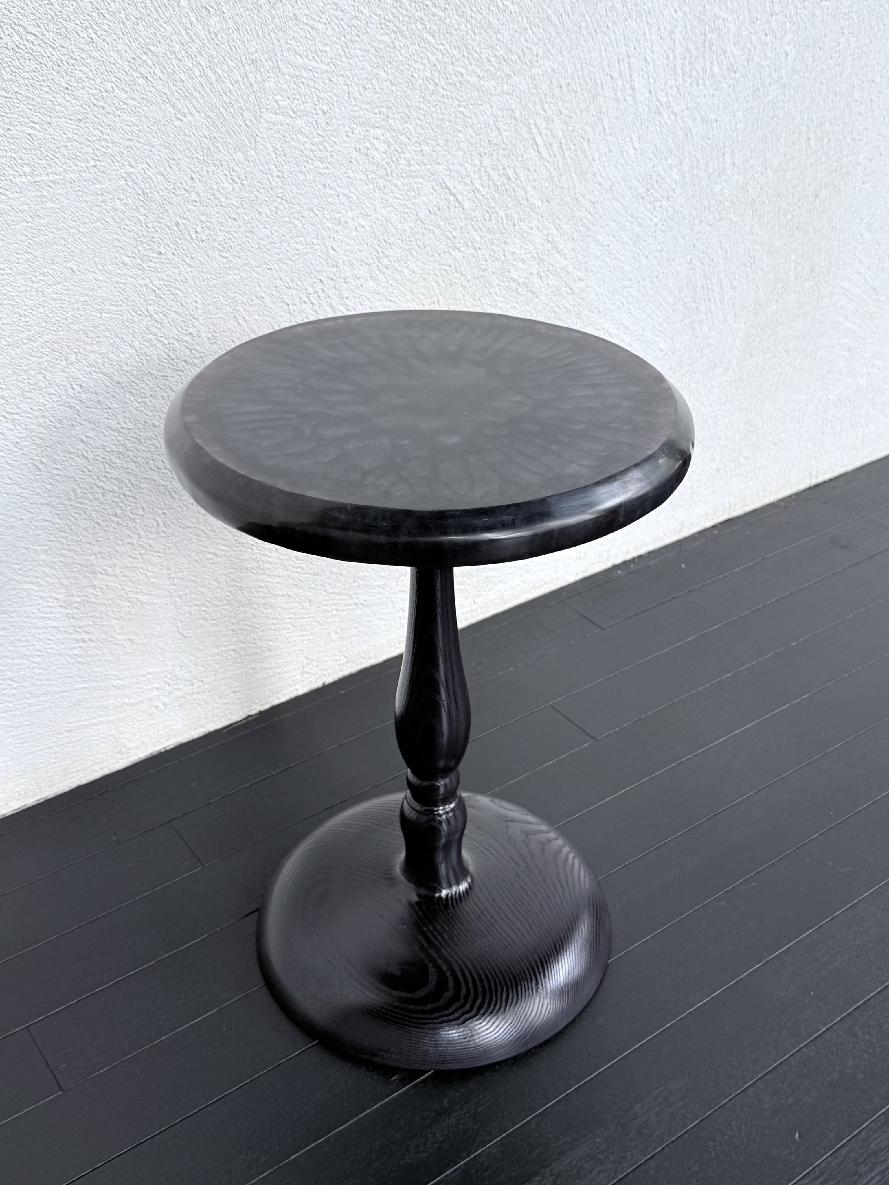 Black & Deep Purple Resin Side Table — 3