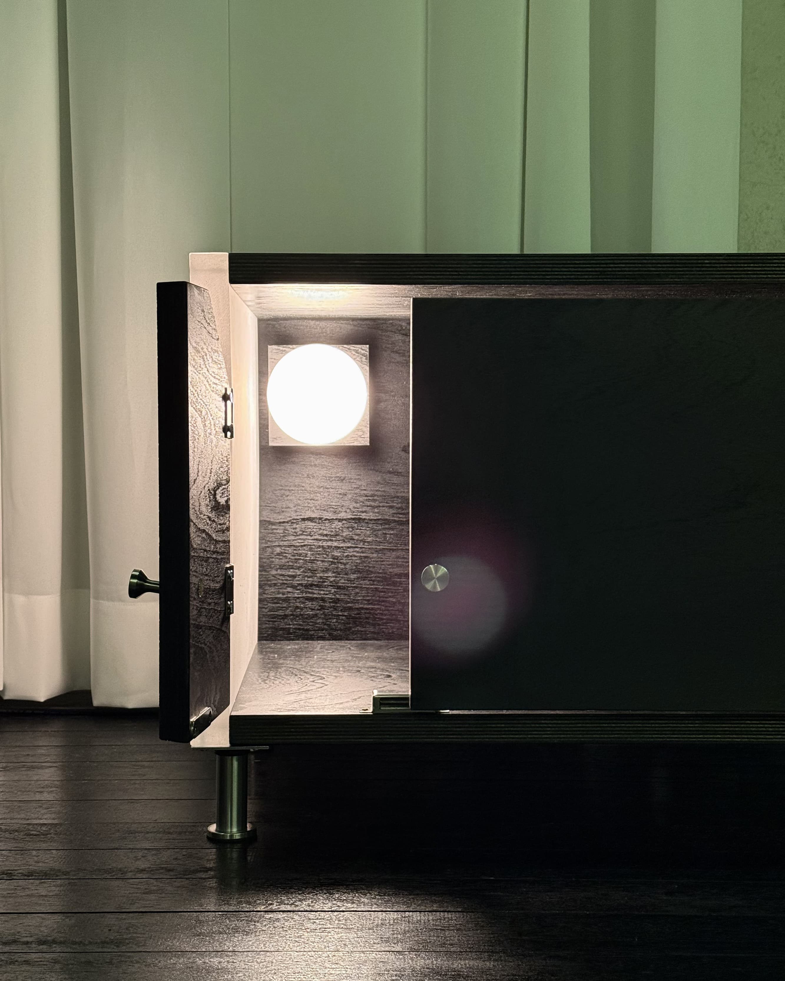 Noir Cabinet